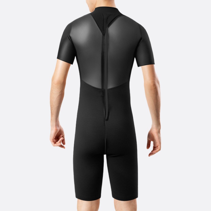 Comfortable and flexible stretch men's short wetsuit