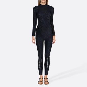 Comfortable and stretchy women's full-body wetsuit