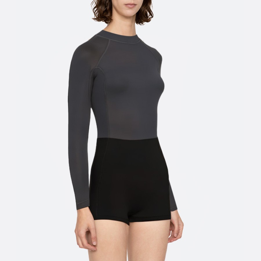 Black short women's long-sleeved wetsuit