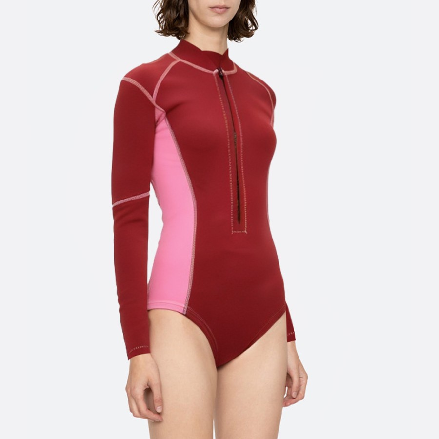 Red elastic comfortable women's long sleeve wetsuit