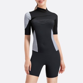 Fashionable black women's short-sleeved diving suit